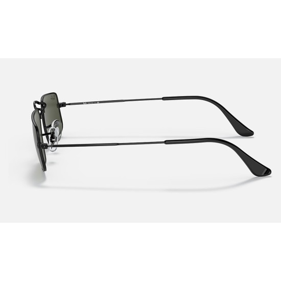 Julie
Lenses: Green Classic G-15  +  Frame: Black