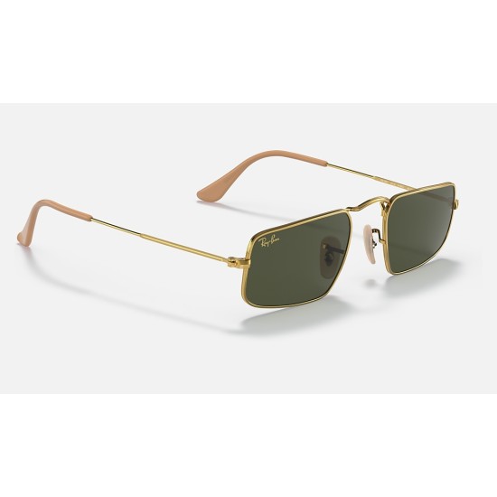 Julie
Lenses: Green Classic G-15  +  Frame: Legend Gold