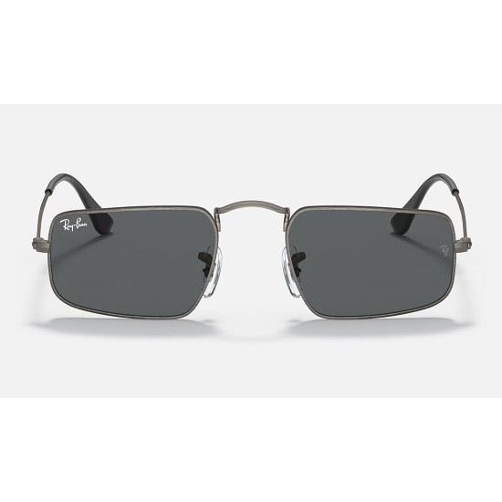 Julie
Lenses: Dark Grey Classic  +  Frame: Gunmetal