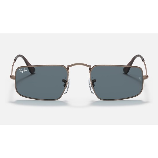 Julie
Lenses: Blue Classic  +  Frame: Bronze-Copper