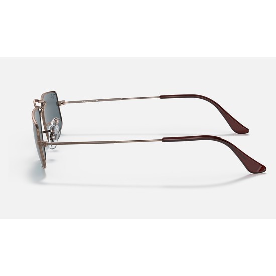 Julie
Lenses: Blue Classic  +  Frame: Bronze-Copper