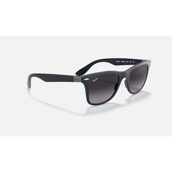 WAYFARER LITEFORCE
Lenses: Grey Gradient  +  Frame: Blue