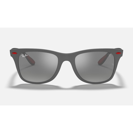 RB4195M SCUDERIA FERRARI COLLECTION
Lenses: Grey Mirror  +  Frame: Grey