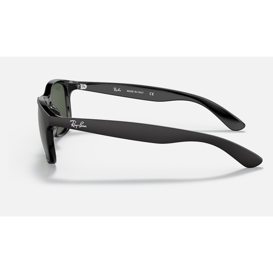 Andy
Lenses: Green Classic  +  Frame: Black