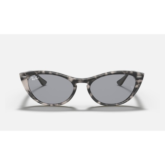 Nina
Lenses: Blue Mirror  +  Frame: Grey Havana