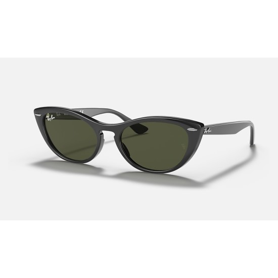 Nina
Lenses: Green Classic  +  Frame: Black