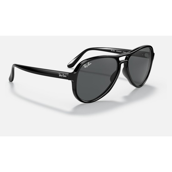 Vagabond
Lenses: Dark Grey Classic  +  Frame: Black
