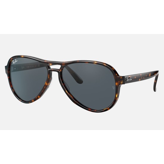 Vagabond
Lenses: Blue/Grey Classic  +  Frame: Tortoise