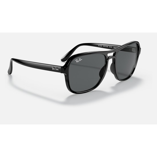 State Side
Lenses: Dark Grey Classic  +  Frame: Black