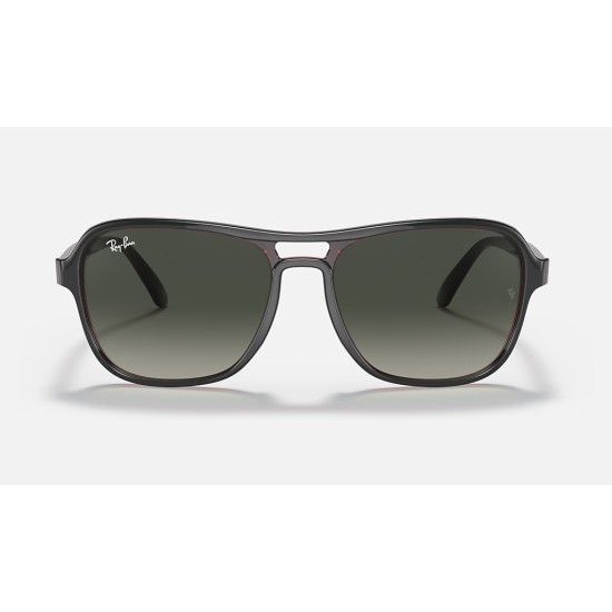 STATE SIDE
Lenses: Grey Gradient  +  Frame: Grey Transparent Red Grey