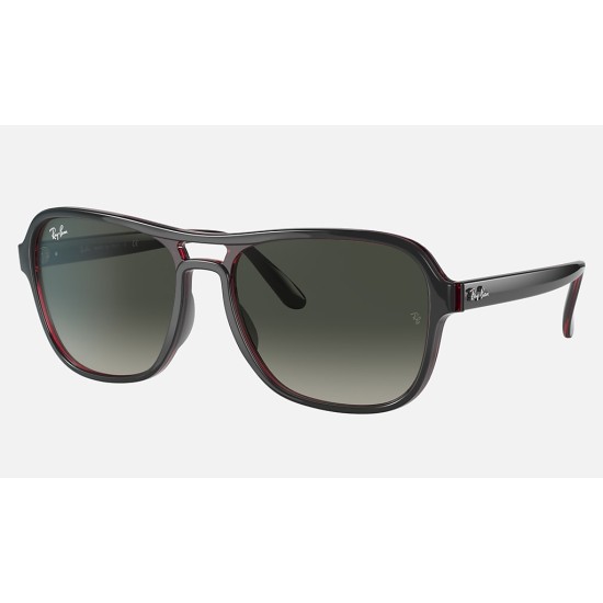 STATE SIDE
Lenses: Grey Gradient  +  Frame: Grey Transparent Red Grey