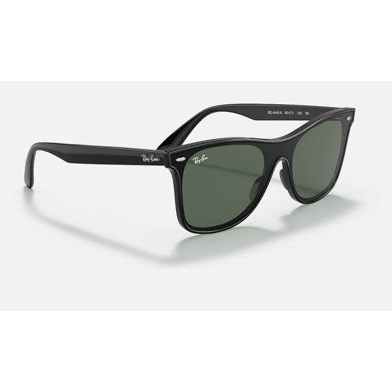 BLAZE WAYFARER
Lenses: Green Classic  +  Frame: Black