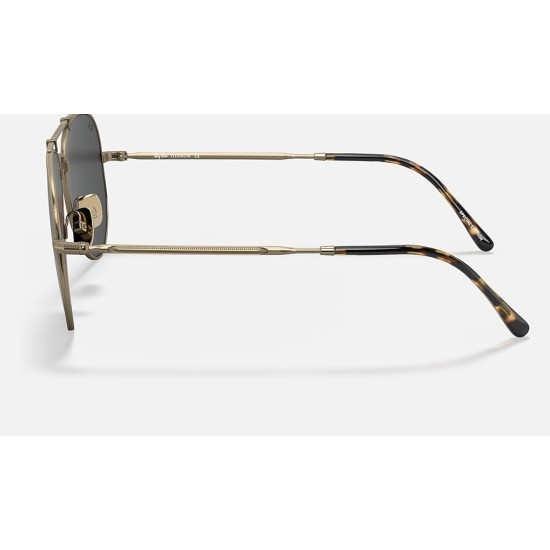 AVIATOR TITANIUMLenses: Grey Classic  +  Frame: Antique Gold