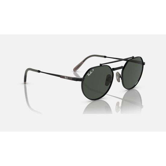 JACK II TITANIUM
Lenses: Polarized Dark Grey Chromance Classic  +  Frame: Black