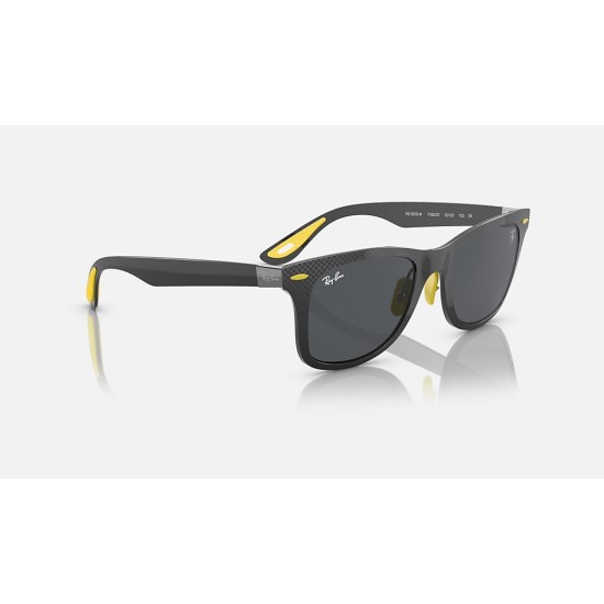 Wayfarer Carbon Fiber | Ferrari 75th Anniversary EditionLenses: Dark Grey Classic  +  Frame: Black
