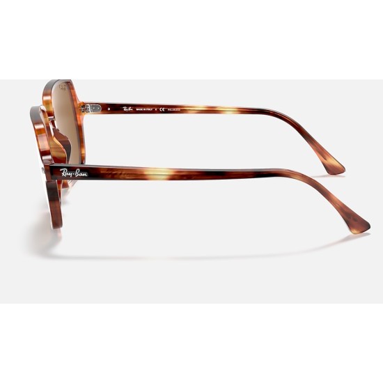 Square II
Lenses: Polarized Brown Classic  +  Frame: Tortoise