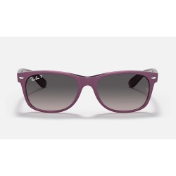 NEW WAYFARER CLASSIC
Lenses: Polarized Grey Gradient  +  Frame: Violet On Transparent Violet