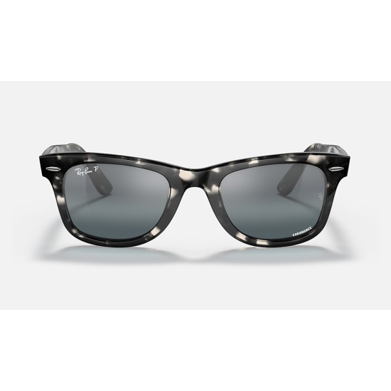 ORIGINAL WAYFARER CHROMANCE
Lenses: Polarized Silver/Blue Chromance Mirror  +  Frame: Grey Havana