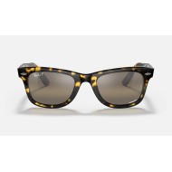 ORIGINAL WAYFARER CHROMANCE
Lenses: Polarized Silver Brown Chromance Mirror  +  Frame: Yellow Havana