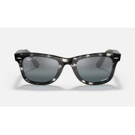 ORIGINAL WAYFARER CHROMANCE
Lenses: Polarized Silver/Blue Chromance Mirror  +  Frame: Grey Havana
