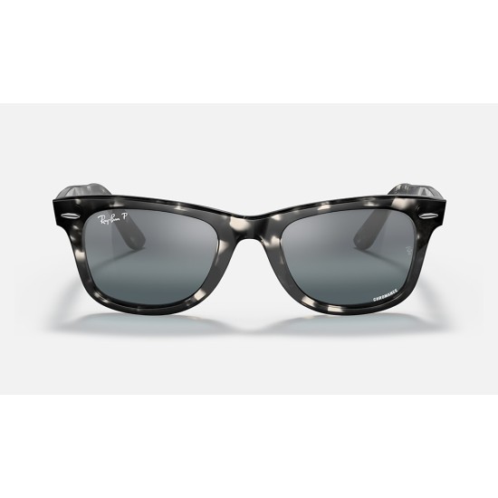 ORIGINAL WAYFARER CHROMANCE
Lenses: Polarized Silver/Blue Chromance Mirror  +  Frame: Grey Havana