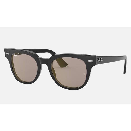 METEOR CLASSIC
Lenses: Polarized Grey Classic  +  Frame: Black