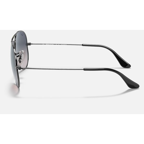AVIATOR GRADIENT
Lenses: Polarized Blue/Grey Gradient  +  Frame: Gunmetal
