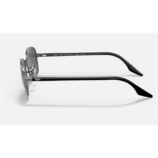 RB3690 CHROMANCE
Lenses: Polarized Dark Grey Chromance Classic  +  Frame: Gunmetal