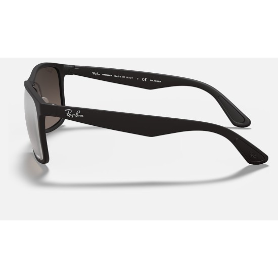 RB4264 CHROMANCE
Lenses: Polarized Silver Chromance Mirror  +  Frame: Black