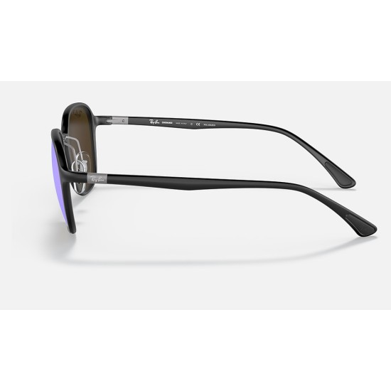 RB4341CH CHROMANCE
Lenses: Polarized Blue Mirror  +  Frame: Black