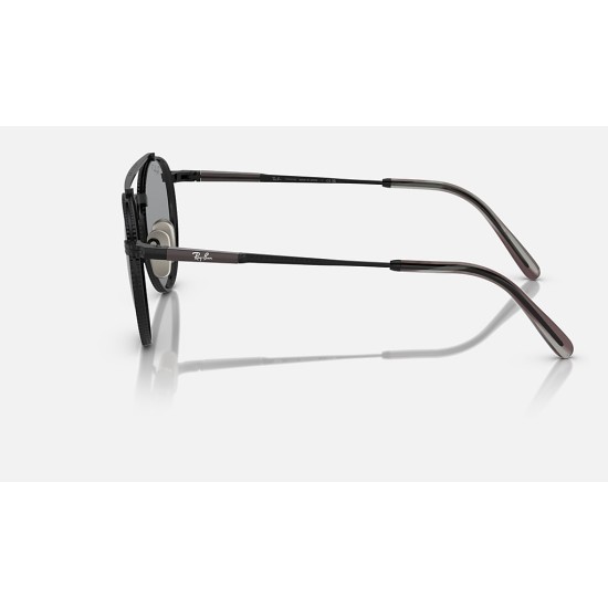 ROUND II TITANIUM
Lenses: Polarized Dark Grey Chromance Classic  +  Frame: Black